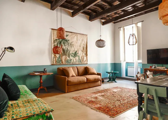 Charming Apartment In Monti, Steps To Colosseum