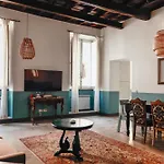 Charming Apartment In Monti, Steps To Colosseum