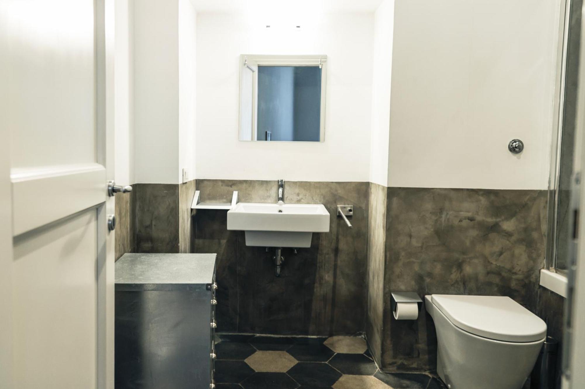 Apartment Charming In Monti, Steps To Colosseum Rom