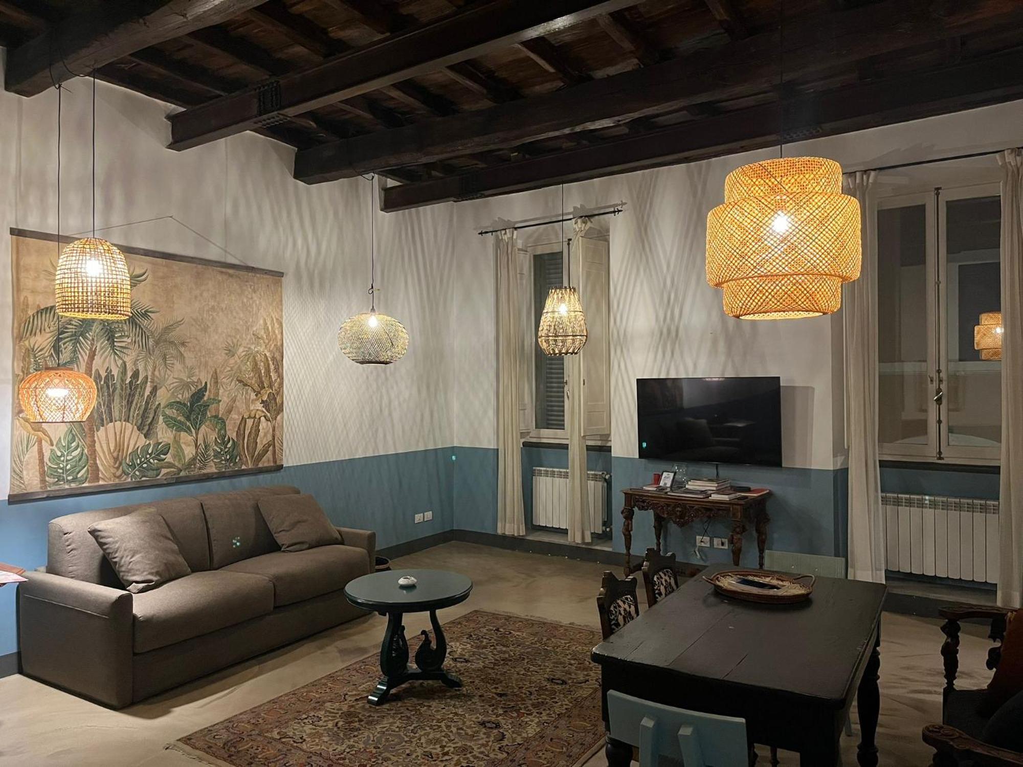 Charming In Monti, Steps To Colosseum Apartment
